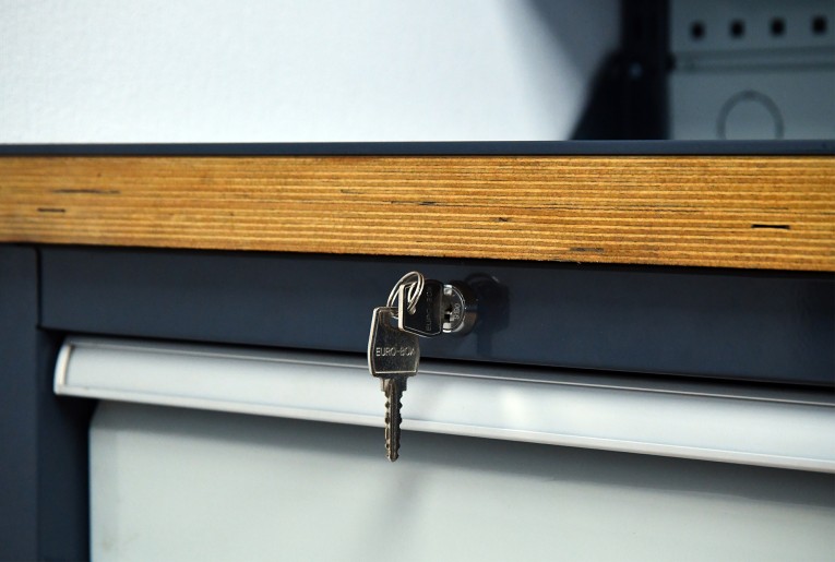 Верстак FBK 205.347 купить в Мурманске Верстак FBK 205.347 купить в Мурманске