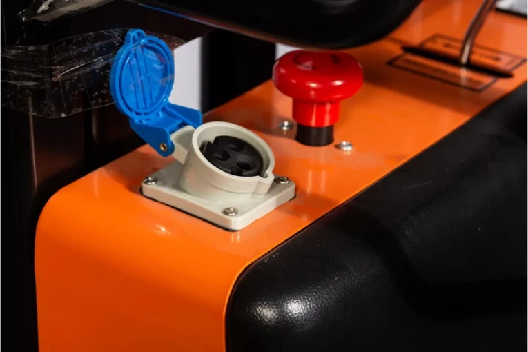 Штабелер с электроподъемом 1,5 т - 2,5 м Вилы: 1100 , Гелевая АКБ, SPN1525 SIBLINE купить в Мурманске Штабелер с электроподъемом 1,5 т - 2,5 м Вилы: 1100 , Гелевая АКБ, SPN1525 SIBLINE купить в Мурманске