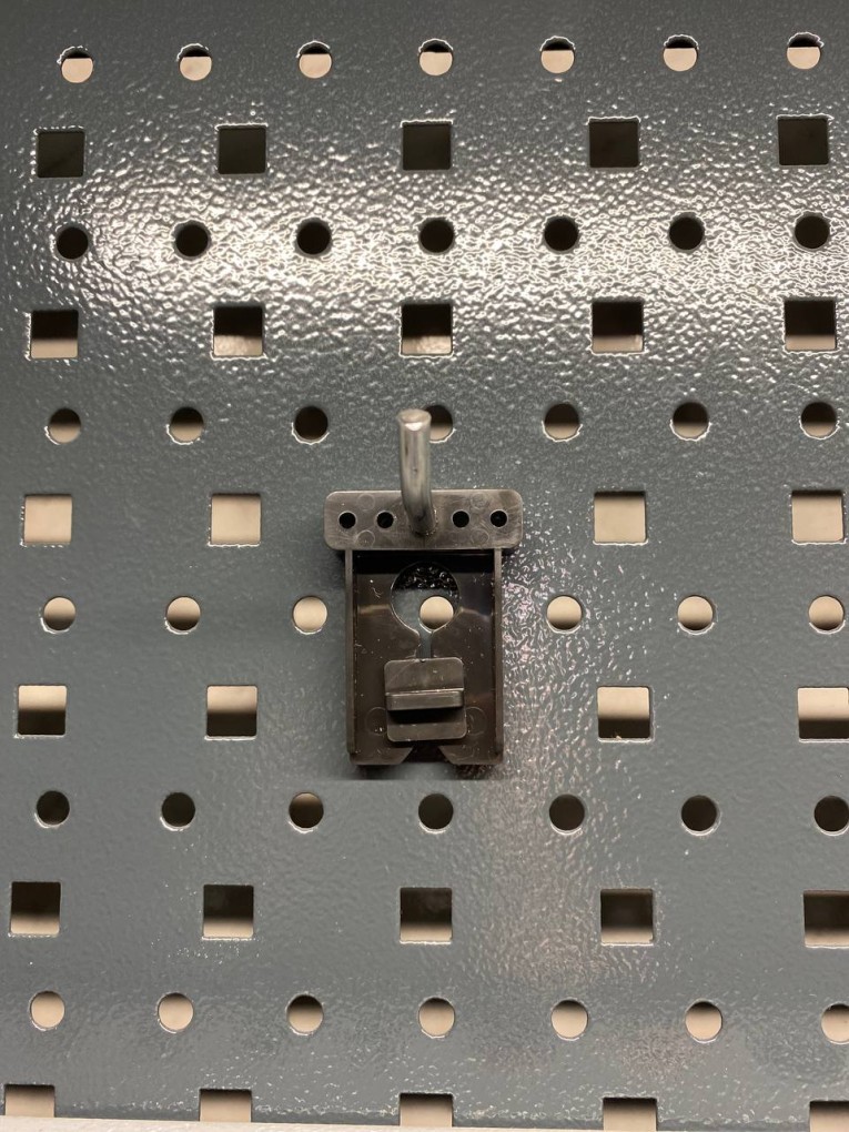 Крючок 38 мм купить в Мурманске Крючок 38 мм купить в Мурманске