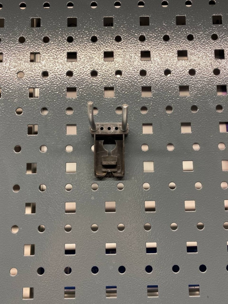 Крючок двойной 38 мм купить в Мурманске