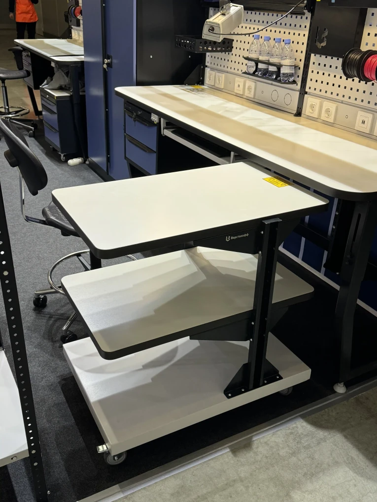 Подкатной антистатический стол SPC A купить в Мурманске Подкатной антистатический стол SPC A купить в Мурманске