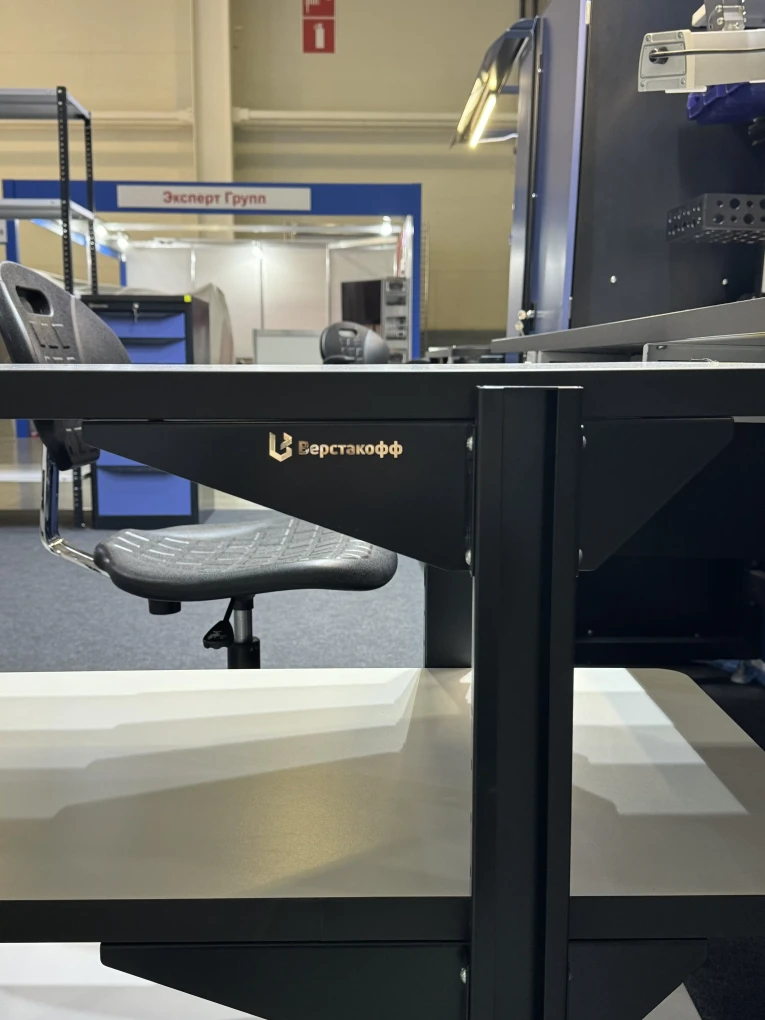 Подкатной антистатический стол SPC A купить в Мурманске Подкатной антистатический стол SPC A купить в Мурманске