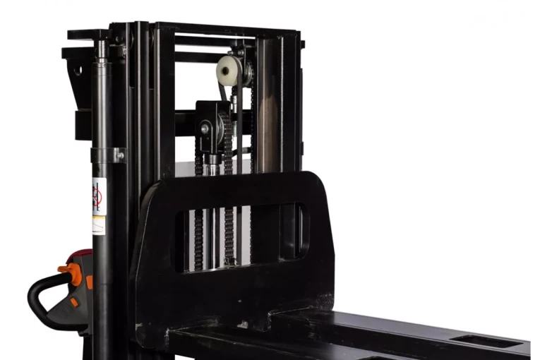 Штабелер электрический самоходный 1,6 т - 4,6 м Вилы: 1150 , АКБ Свинцово - кислотная, CL1646GP SIBLINE купить в Мурманске Штабелер электрический самоходный 1,6 т - 4,6 м Вилы: 1150 , АКБ Свинцово - кислотная, CL1646GP SIBLINE купить в Мурманске