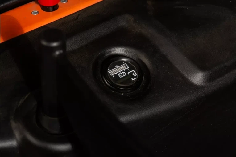 Штабелер электрический самоходный с платформой 2 т - 4,5 м Вилы: 1150 , АКБ Свинцово - кислотная, CL2045W SIBLINE купить в Мурманске Штабелер электрический самоходный с платформой 2 т - 4,5 м Вилы: 1150 , АКБ Свинцово - кислотная, CL2045W SIBLINE купить в Мурманске